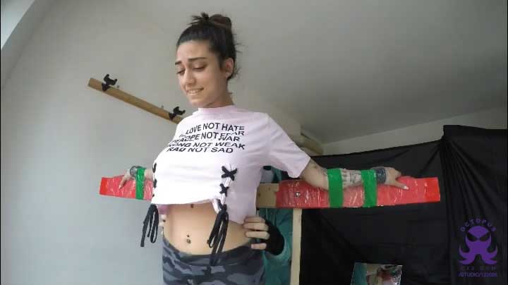 tk天堂欧美挠脚心娱乐视频【K1381】